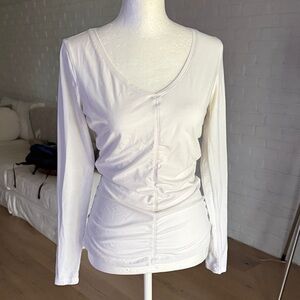 Athleta White V-Neck Long Sleeve Ruched Front Top